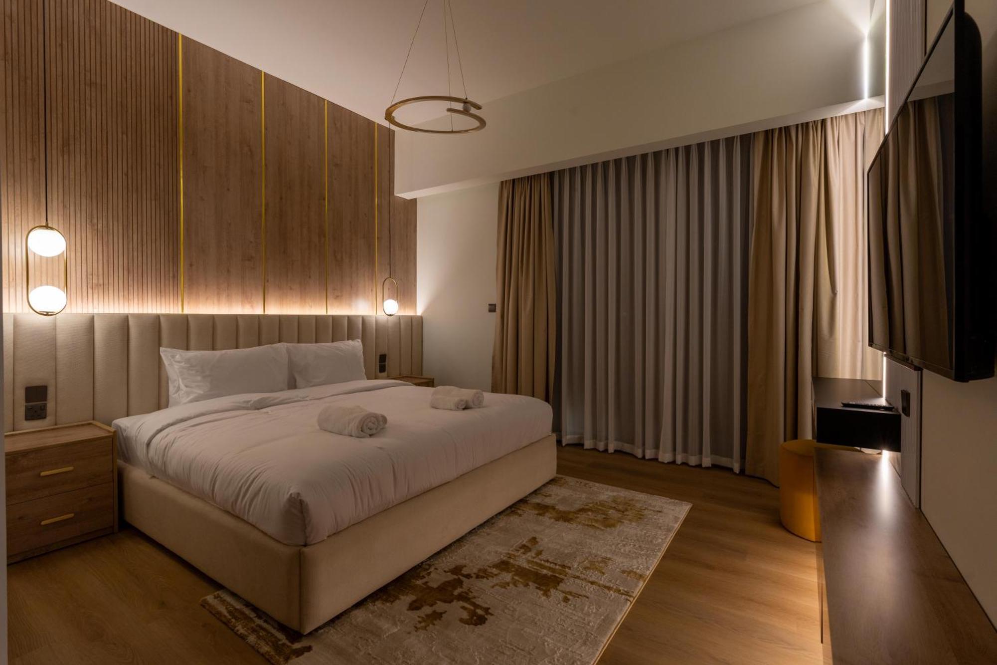 Burj Khalifa View Apartment *